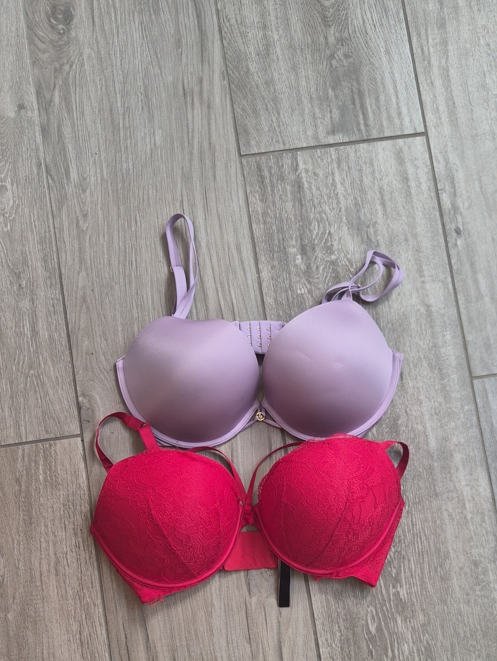 Victoria's Secret Very Sexy Push-up Lavender and Red Women's Push-Up Bras 2-Pack